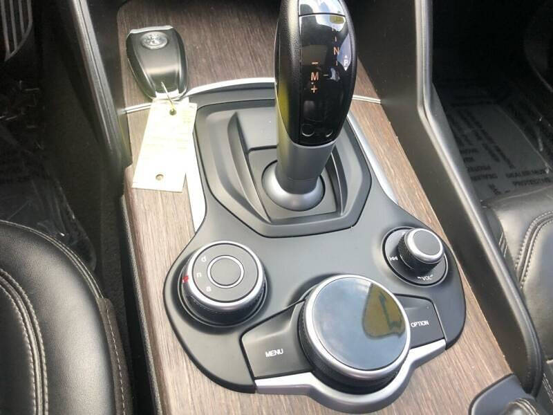 2017 Alfa Romeo Giulia Ti