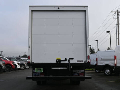 2024 Isuzu NPR HD 1F2