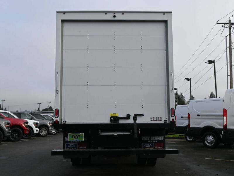 2024 Isuzu NPR HD 1F2