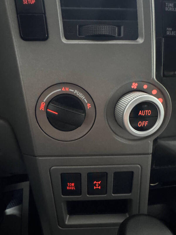 2013 Toyota Sequoia SR5