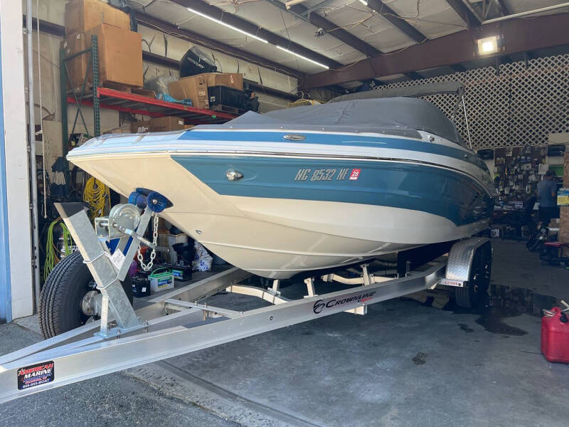 2022 Crownline E215 XS
