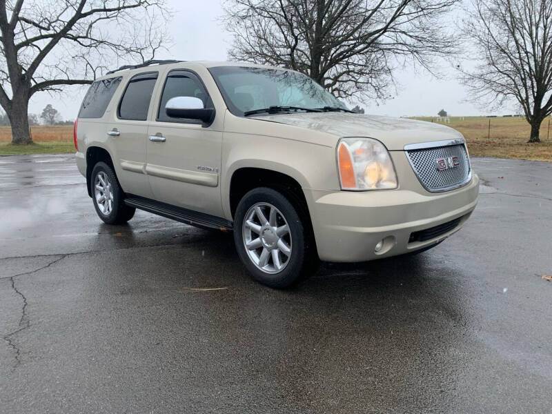 2007 GMC Yukon for sale at TRAVIS AUTOMOTIVE in Corryton TN