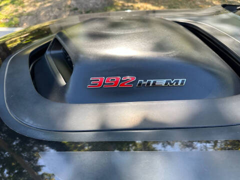 2017 Dodge Challenger 392 HEMI Scat Pack Shaker