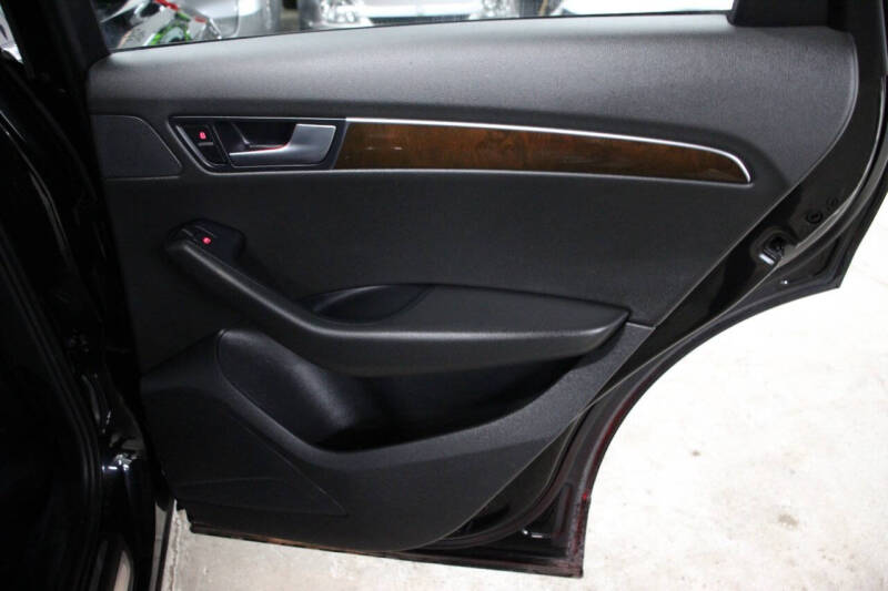 2011 Audi Q5 2.0T quattro Premium Plus