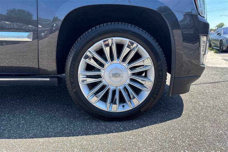 2017 Cadillac Escalade Platinum