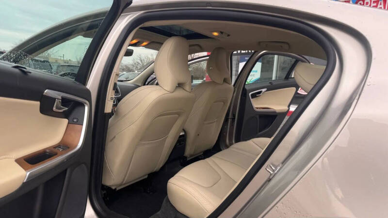 2016 Volvo S60 T5 Inscription Platinum