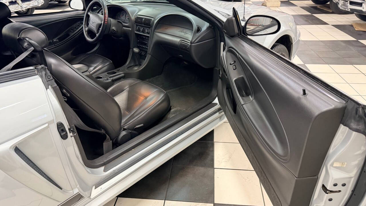 2002 Ford Mustang 13