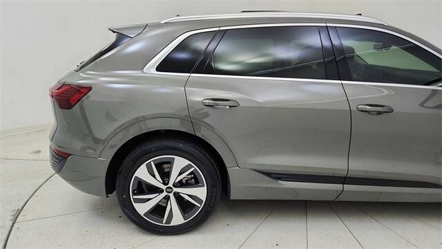 2024 Audi Q8 e-tron quattro Premium