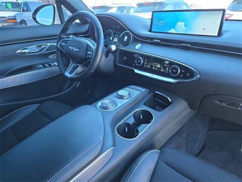 2023 Genesis GV70 2.5T Standard