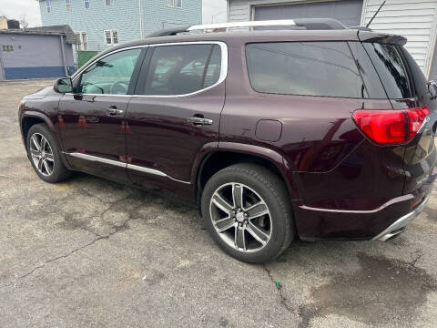 2017 GMC Acadia Denali