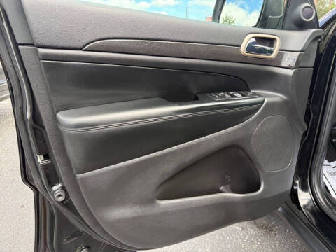 2017 Jeep Grand Cherokee Laredo