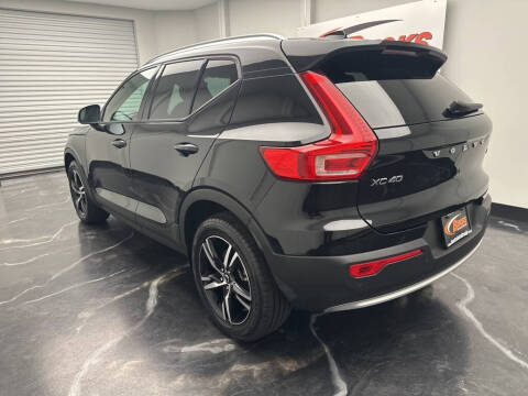 2023 Volvo XC40 B5 Core
