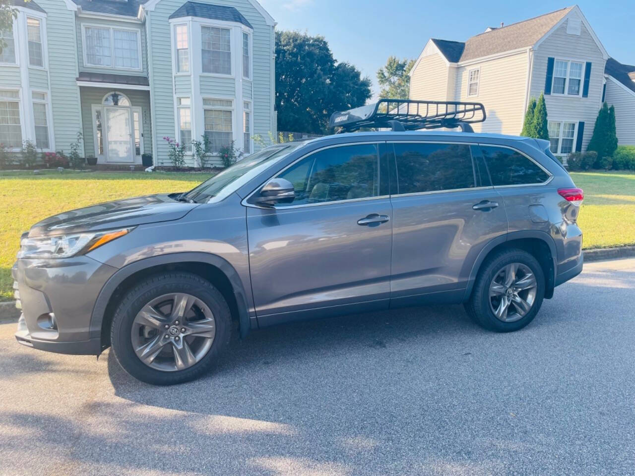 2017 Toyota Highlander for sale at Omega Auto Sales in Chesapeake, VA