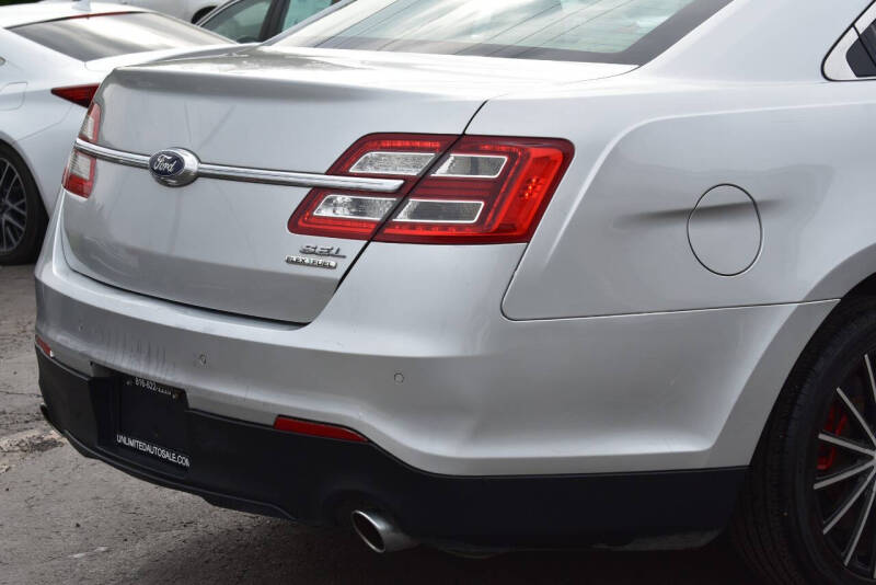 2015 Ford Taurus SEL