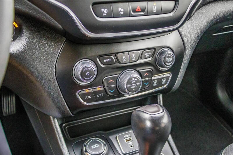 2023 Jeep Cherokee Altitude Lux