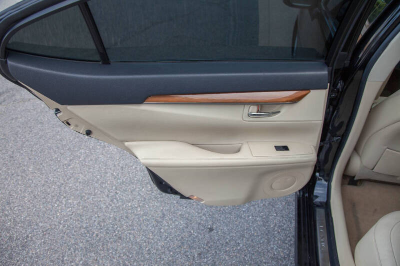 2014 Lexus ES 300h
