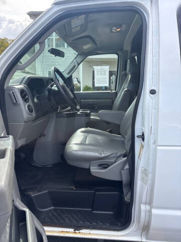 2013 Ford E-Series E-350 SD