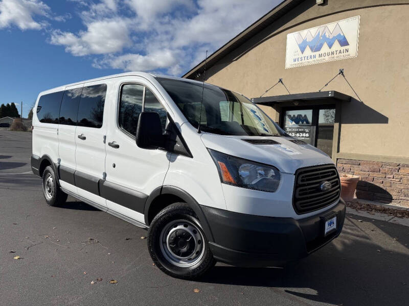 2017 Ford Transit Wagon XL's photo