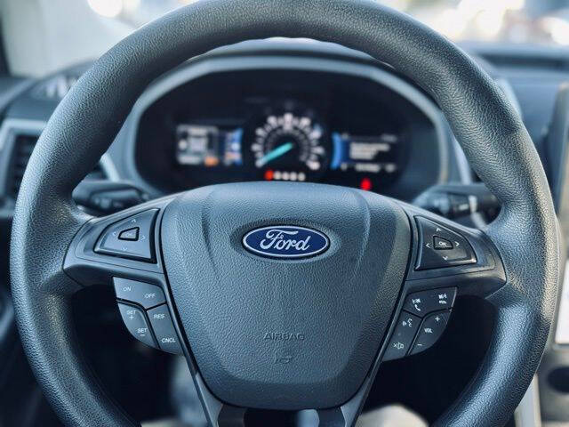 2022 Ford Edge SE