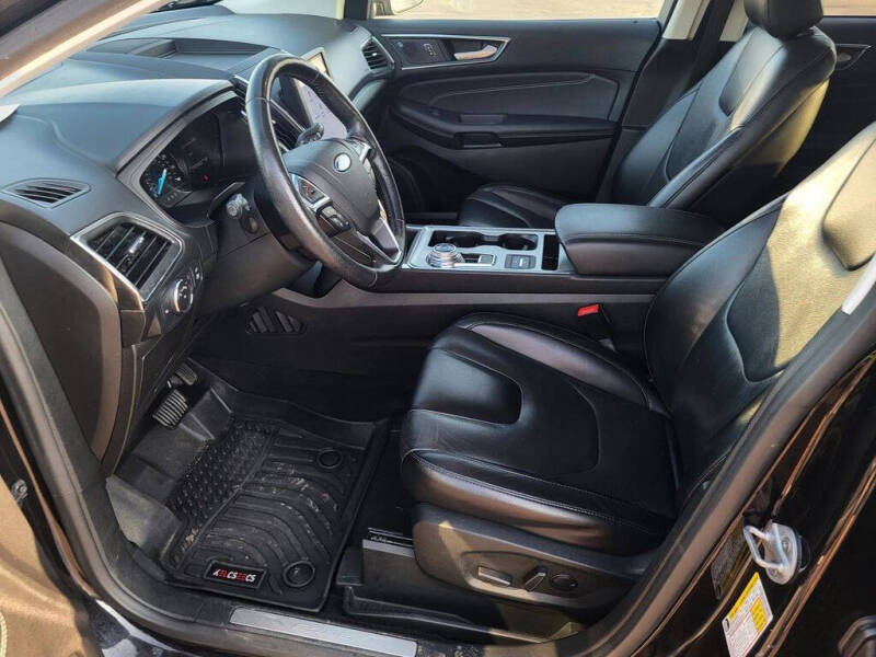 2022 Ford Edge Titanium