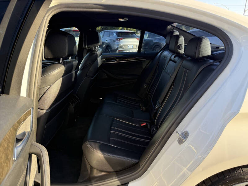 2019 BMW 5 Series 530i