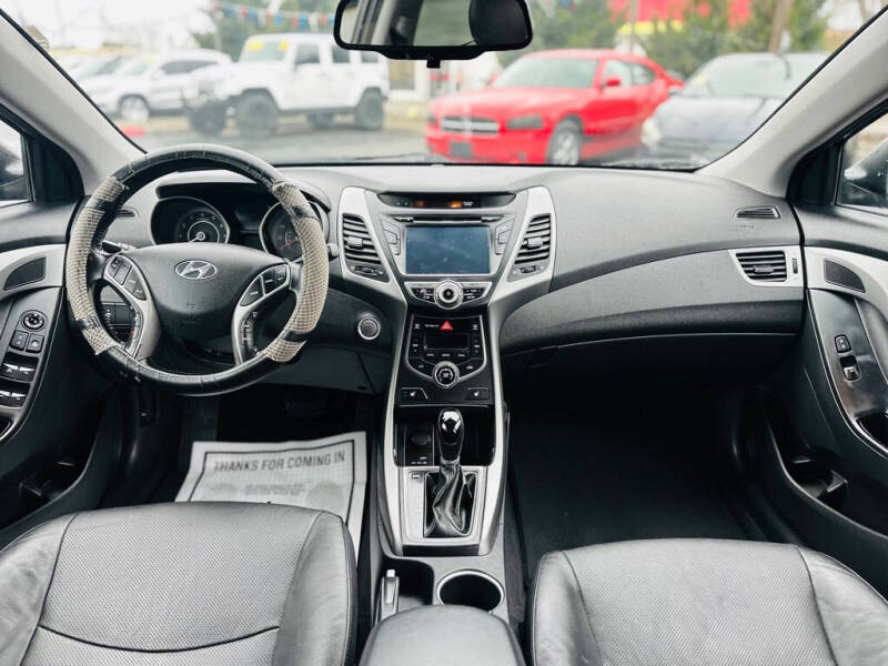 2014 Hyundai Elantra SE