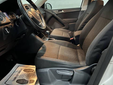 2014 Volkswagen Tiguan SE