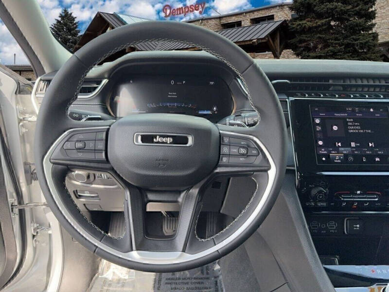 2023 Jeep Grand Cherokee Laredo