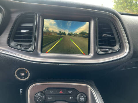 2017 Dodge Challenger SXT