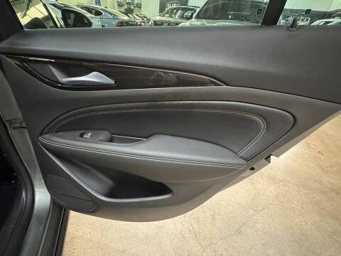 2018 Buick Regal TourX Essence