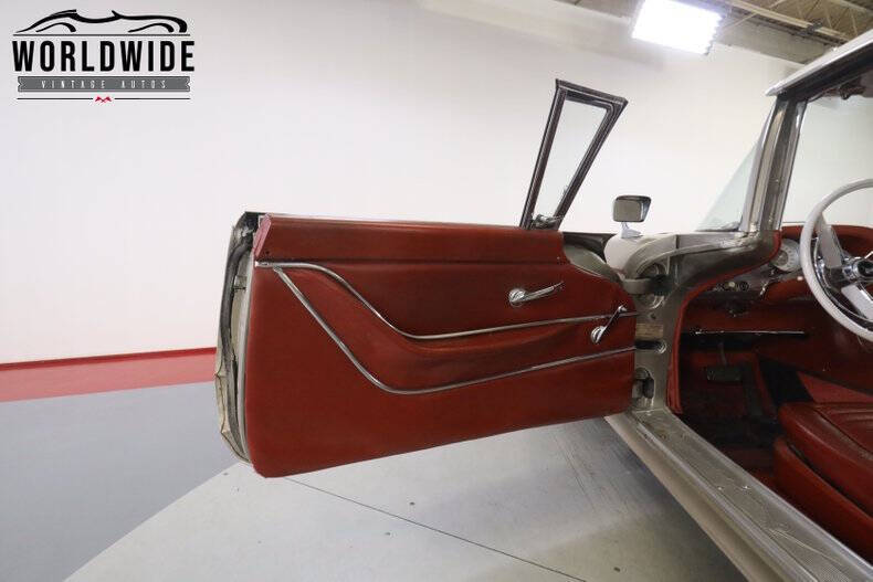 1959 Ford Thunderbird