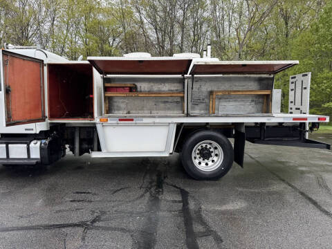 2011 Freightliner M2 106