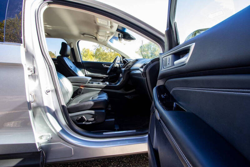 2020 Ford Edge Titanium