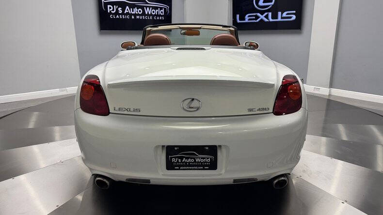 2005 Lexus SC 430