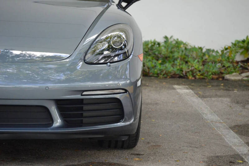 2025 Porsche 718 Cayman S