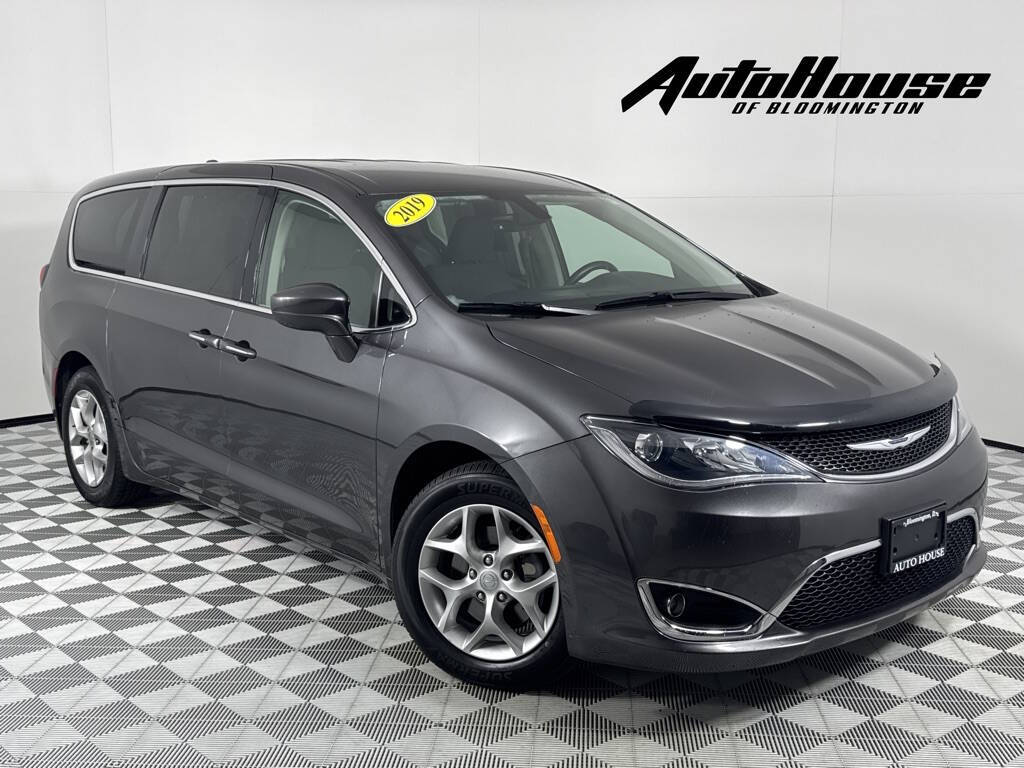 2019 Chrysler Pacifica Touring Plus 4dr Mini Van's photo