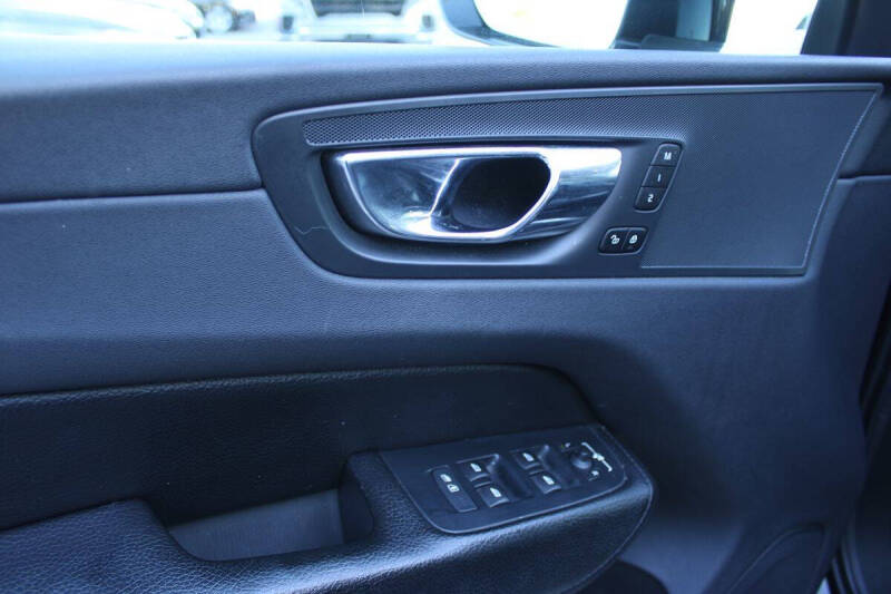 2019 Volvo XC60 T5 Momentum