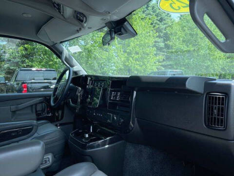 2025 GMC Savana 2500