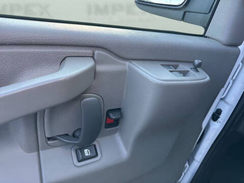 2023 GMC Savana 2500