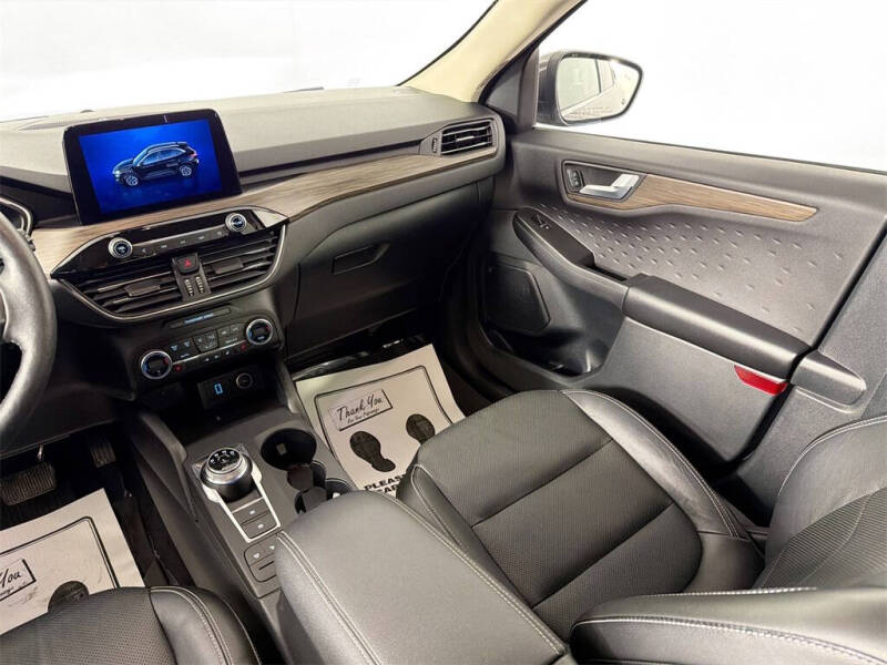 2020 Ford Escape Hybrid Titanium