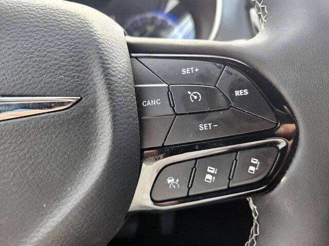 2024 Chrysler Pacifica Touring