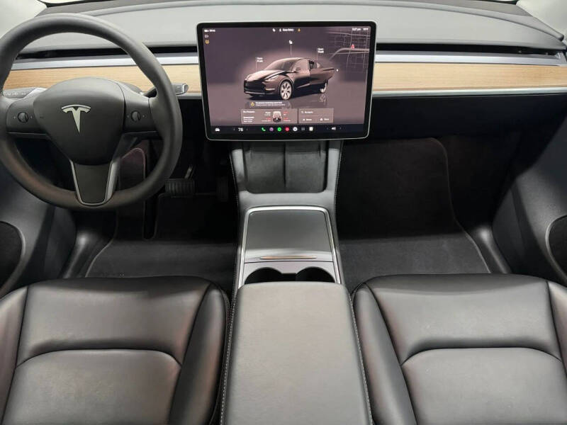 2024 Tesla Model Y Long Range