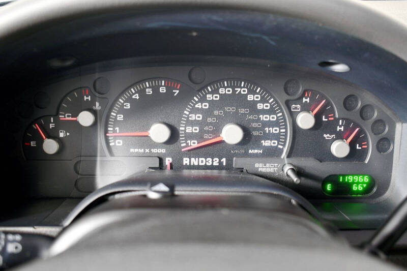 2004 Ford Explorer XLT