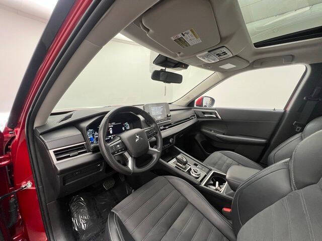 2024 Mitsubishi Outlander SE