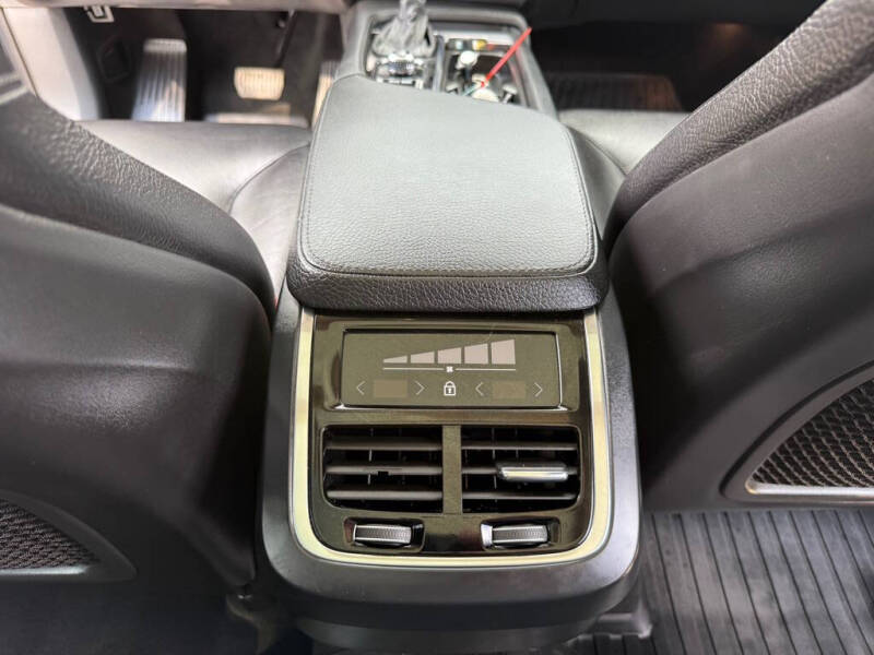 2018 Volvo XC90 T5 Momentum 7-Passenger