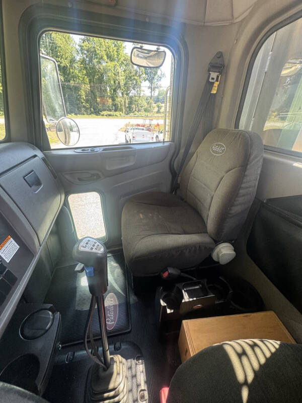 2010 Peterbilt 337