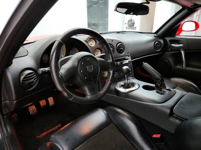 2005 Dodge Viper SRT-10