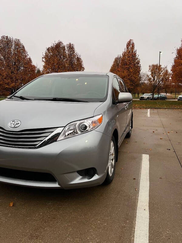 2017 Toyota Sienna LE 7-Passenger
