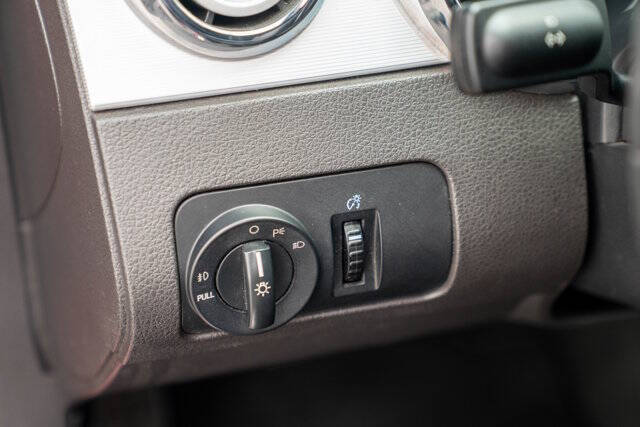 2006 Ford Mustang 22