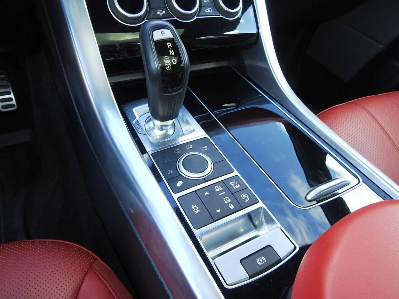 2017 Land Rover Range Rover Sport  - $59,900